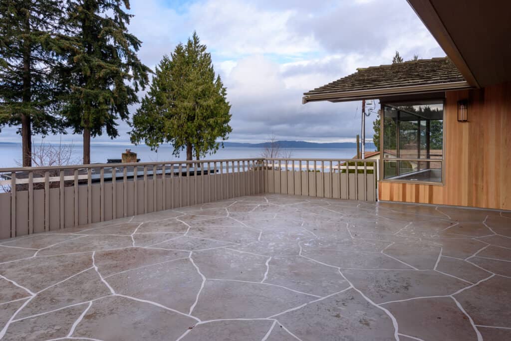 deck designs and construction