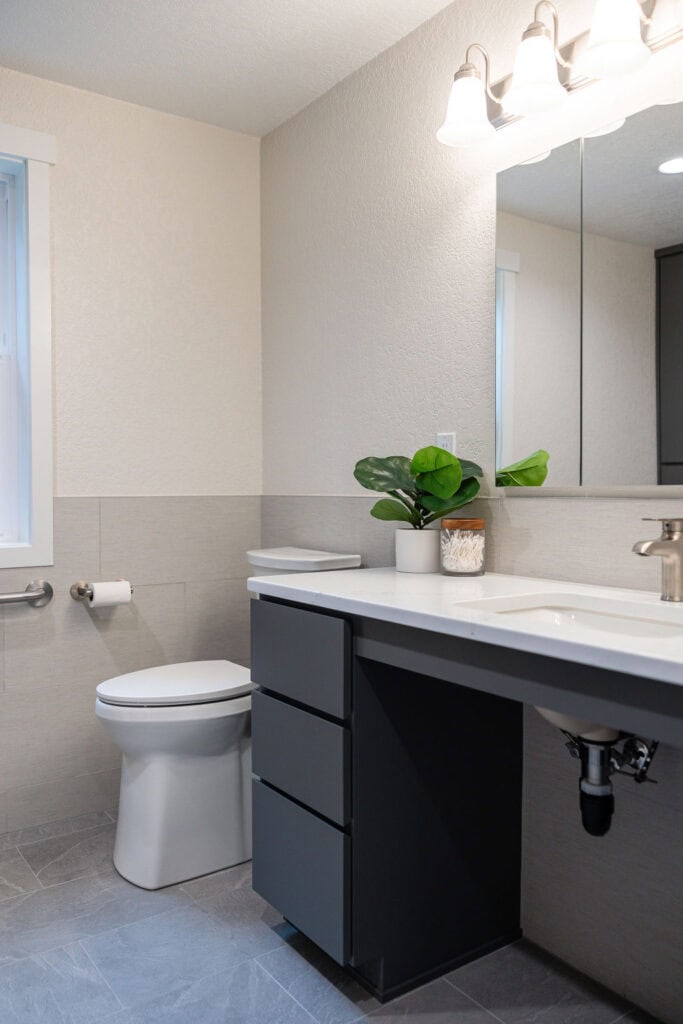 accessible primary bath