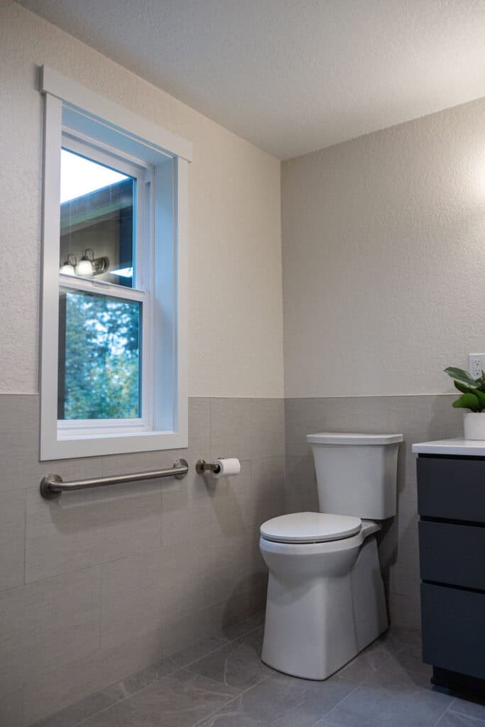 accessible primary bath